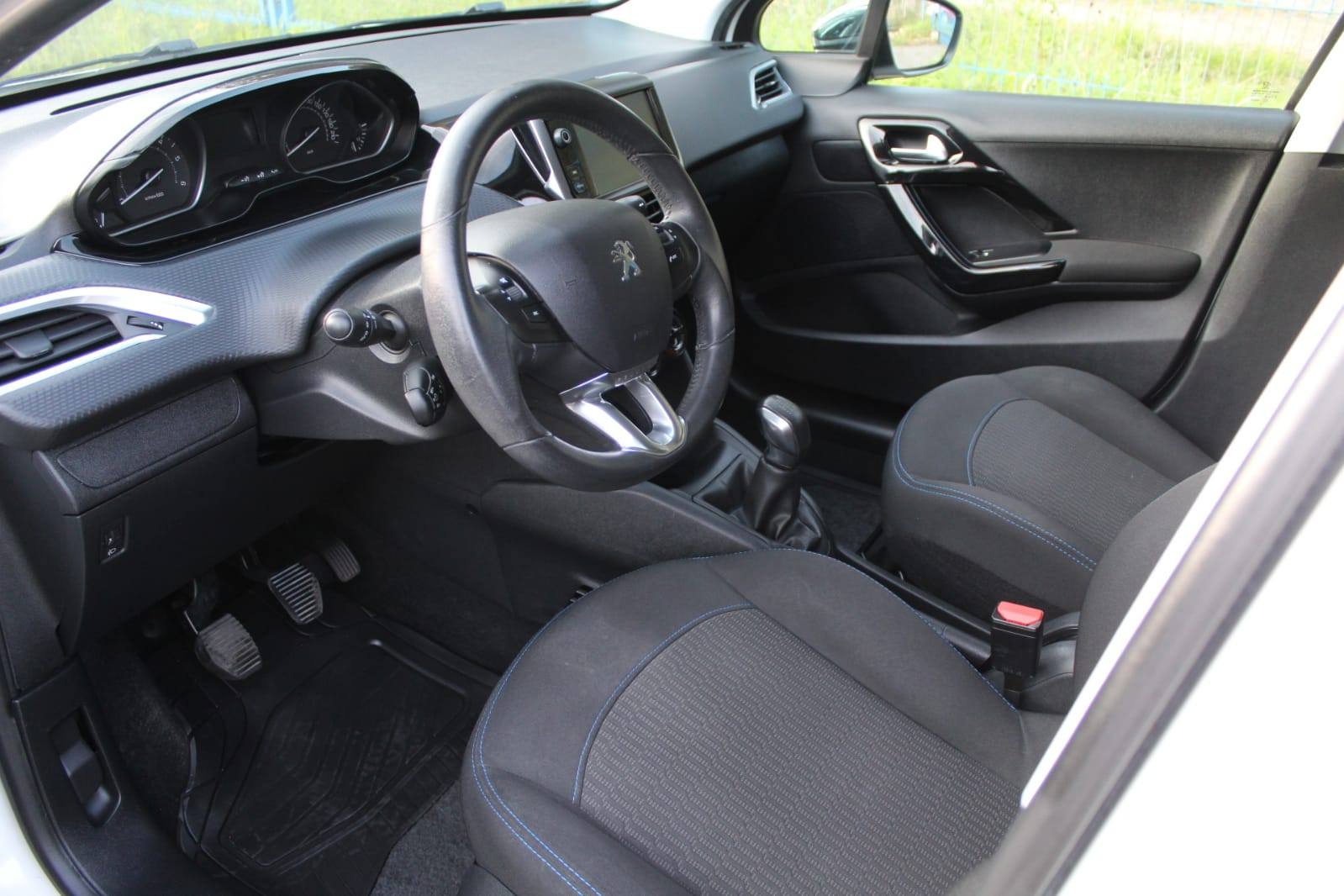 PEUGEOT 208 1.6 HDI