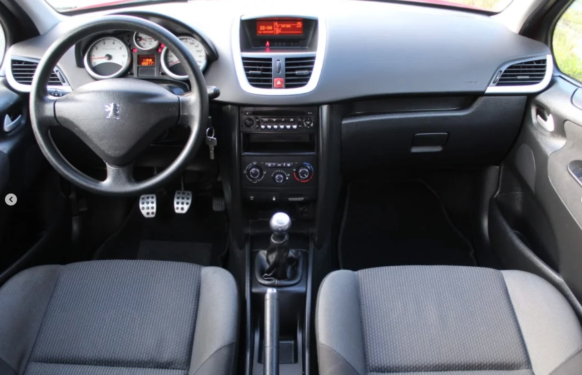 Peugeot 207 Confort 1.4 i 75cv